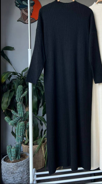 Stylish knitwear dress ~ Black