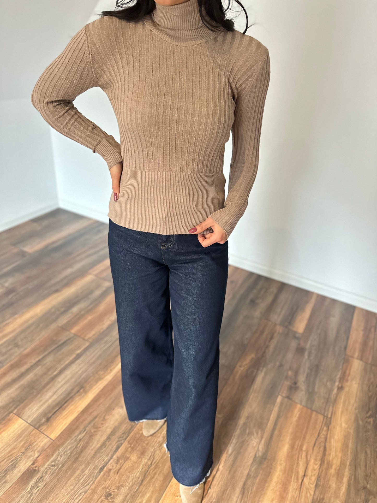 Soft stretch turtleneck knit sweater - Mink