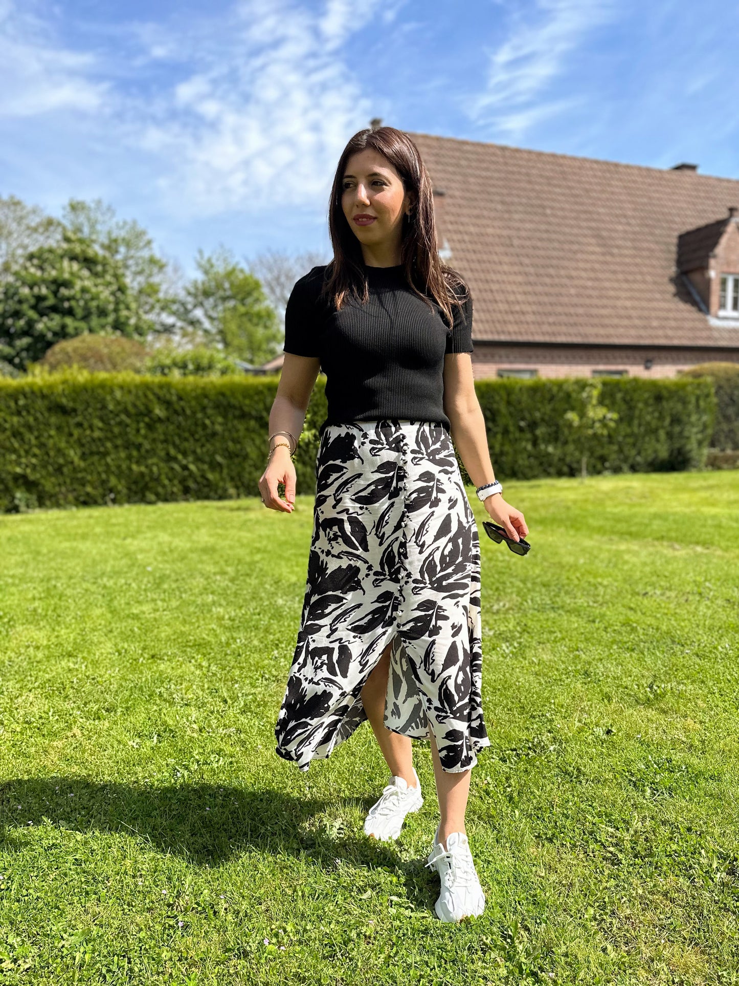 PATTERNED SKIRT BLACK - WHITE / with slits and buttons