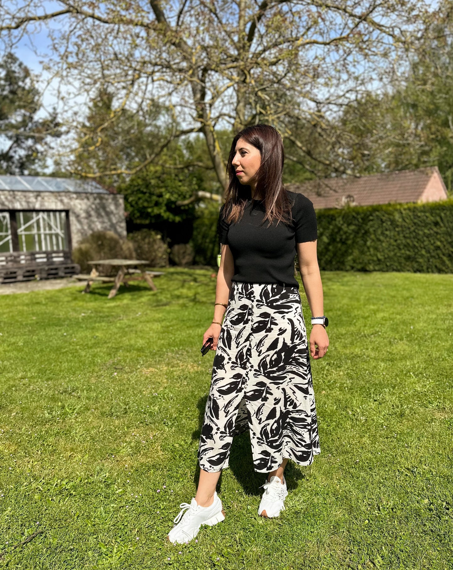 PATTERNED SKIRT BLACK - WHITE / with slits and buttons