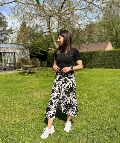 PATTERNED SKIRT BLACK - WHITE / with slits and buttons