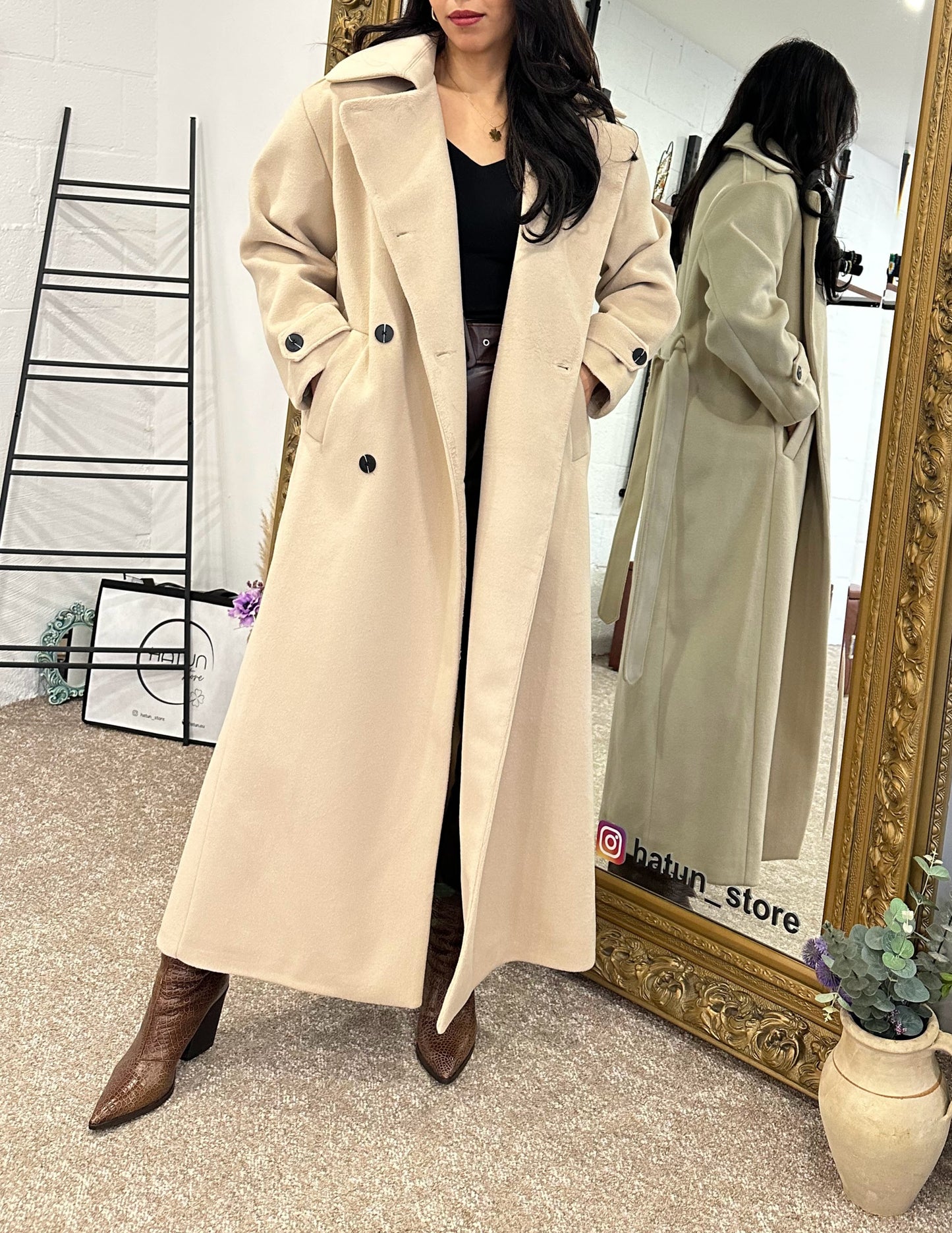 Luxury, epaulette sleeve, wool and cotton beige coat