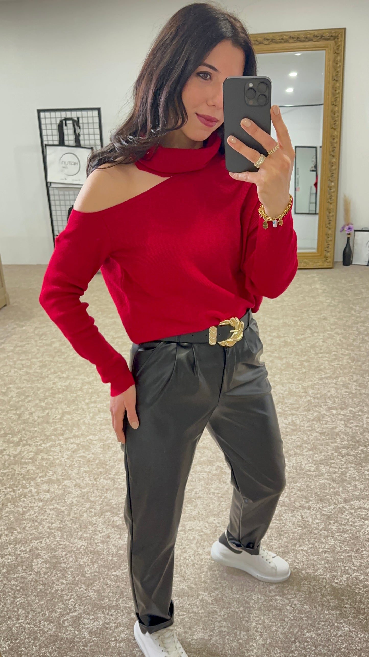 Sweater with detachable collar - Wine Red