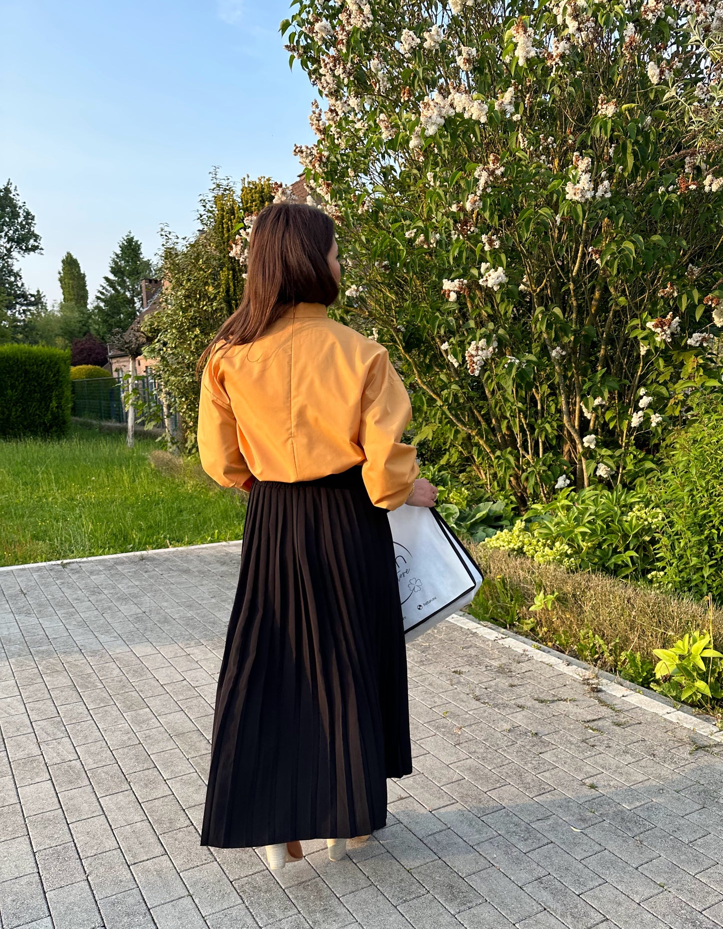 Black Elastic Pleated Skirt