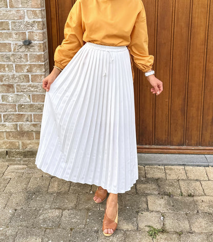 White Elastic Pleated Long Skirt