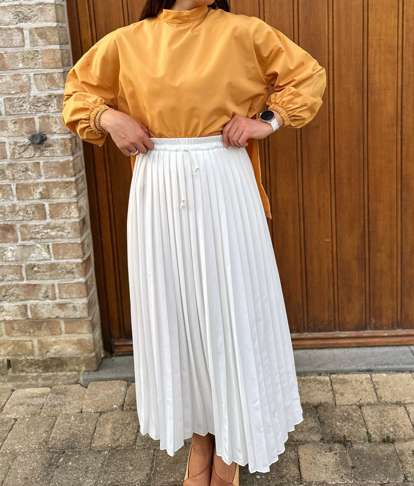 White Elastic Pleated Long Skirt