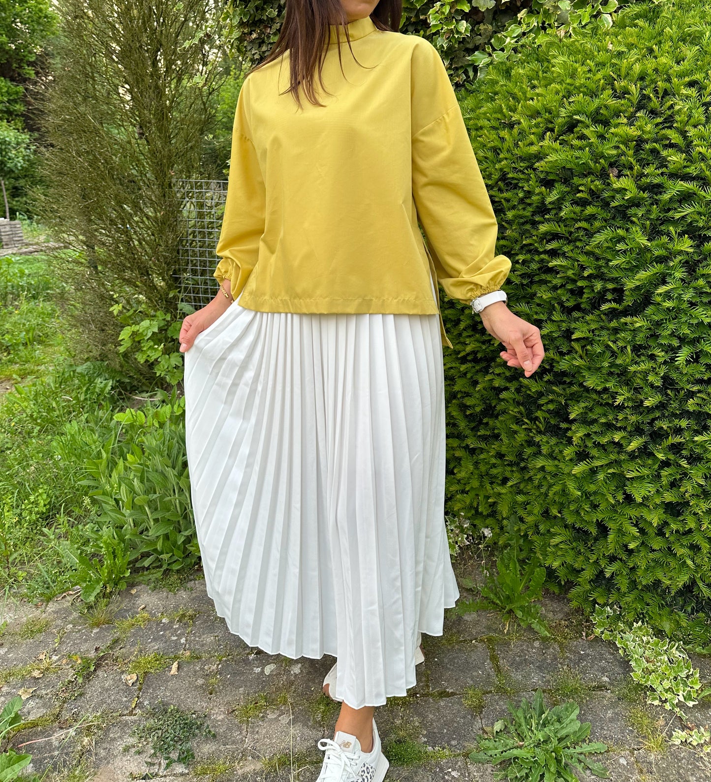 White Elastic Pleated Long Skirt