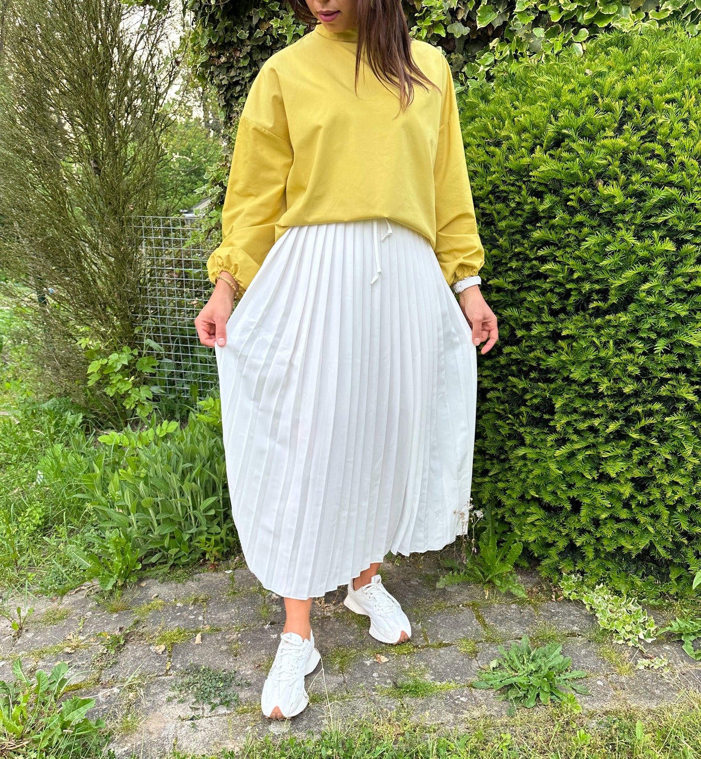 Witte elastische geplooide lange rok