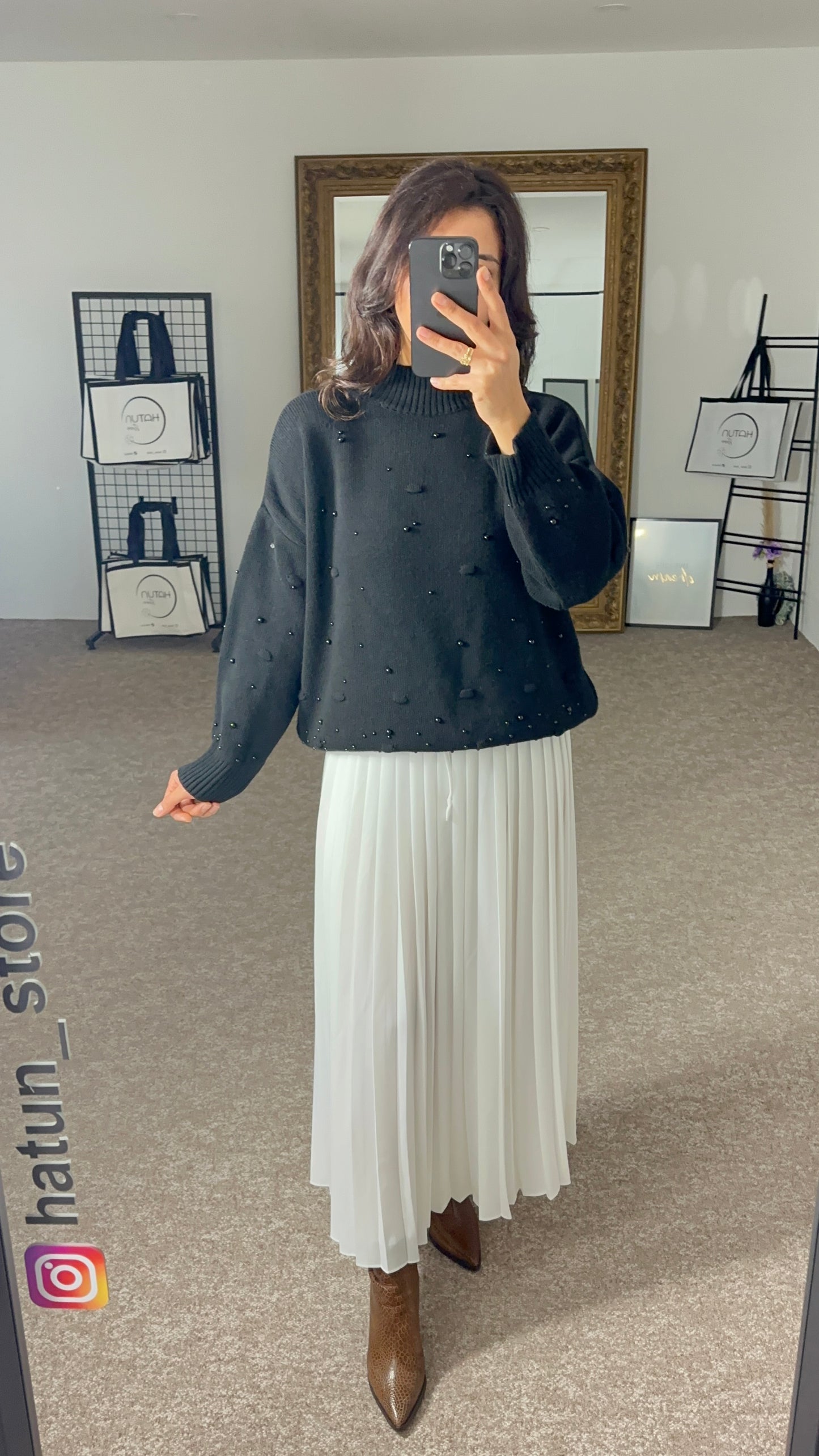 White Elastic Pleated Long Skirt