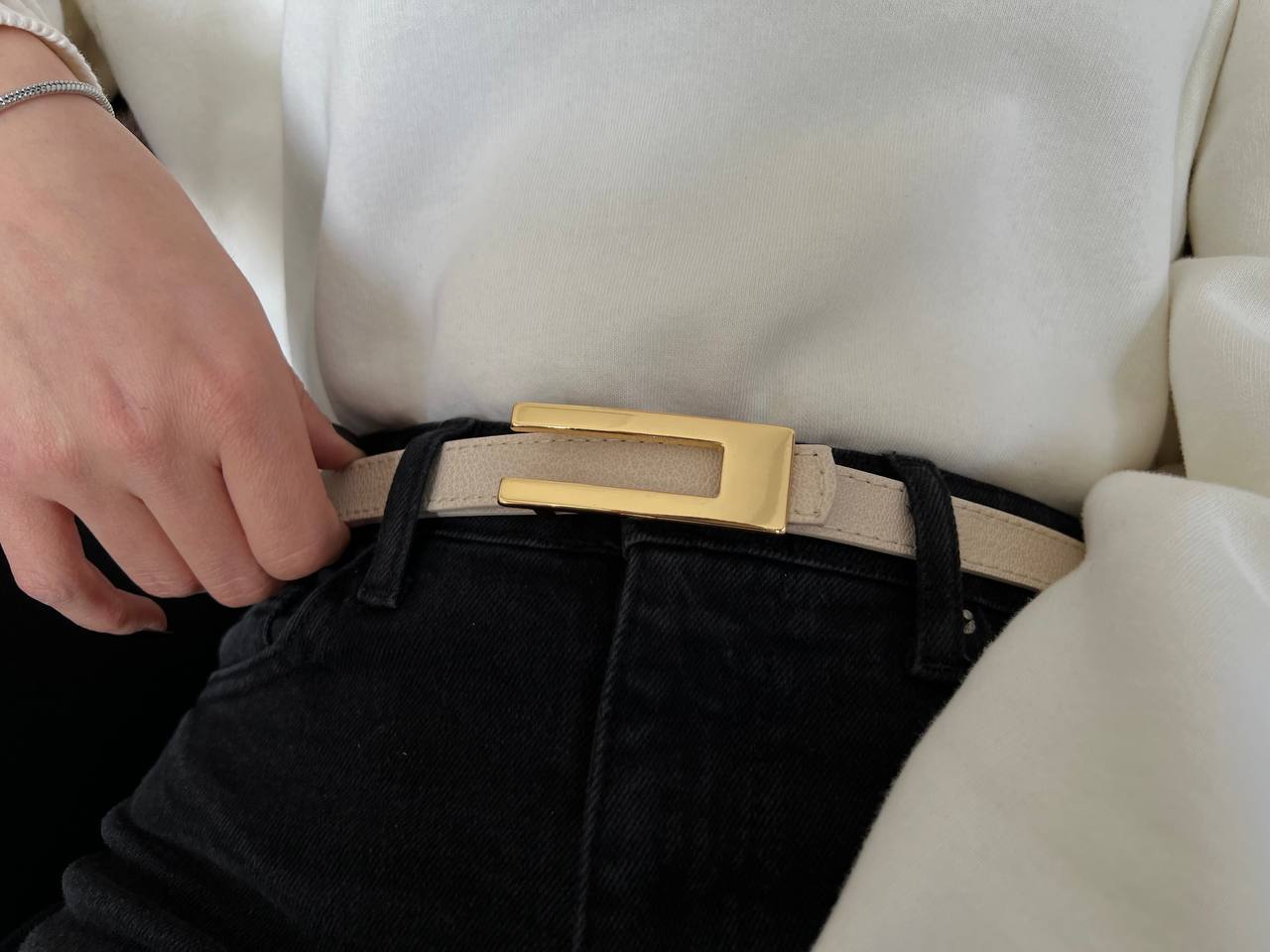 Beige Thin Belt with gold buckle