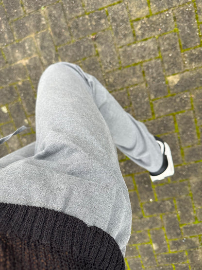 Grijze broek met wijde pijpen