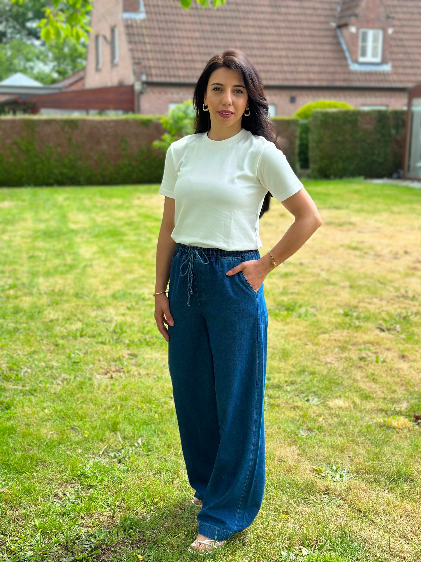 NEW White basic T-shirt, Round neck short sleeve