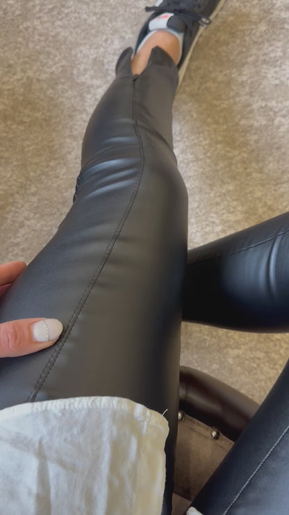 Leather leggings, elasticated waist and zippered hems - Black